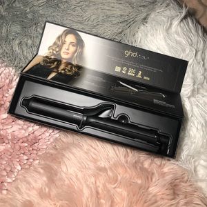 NEW GHD Curve Soft Curling Iron